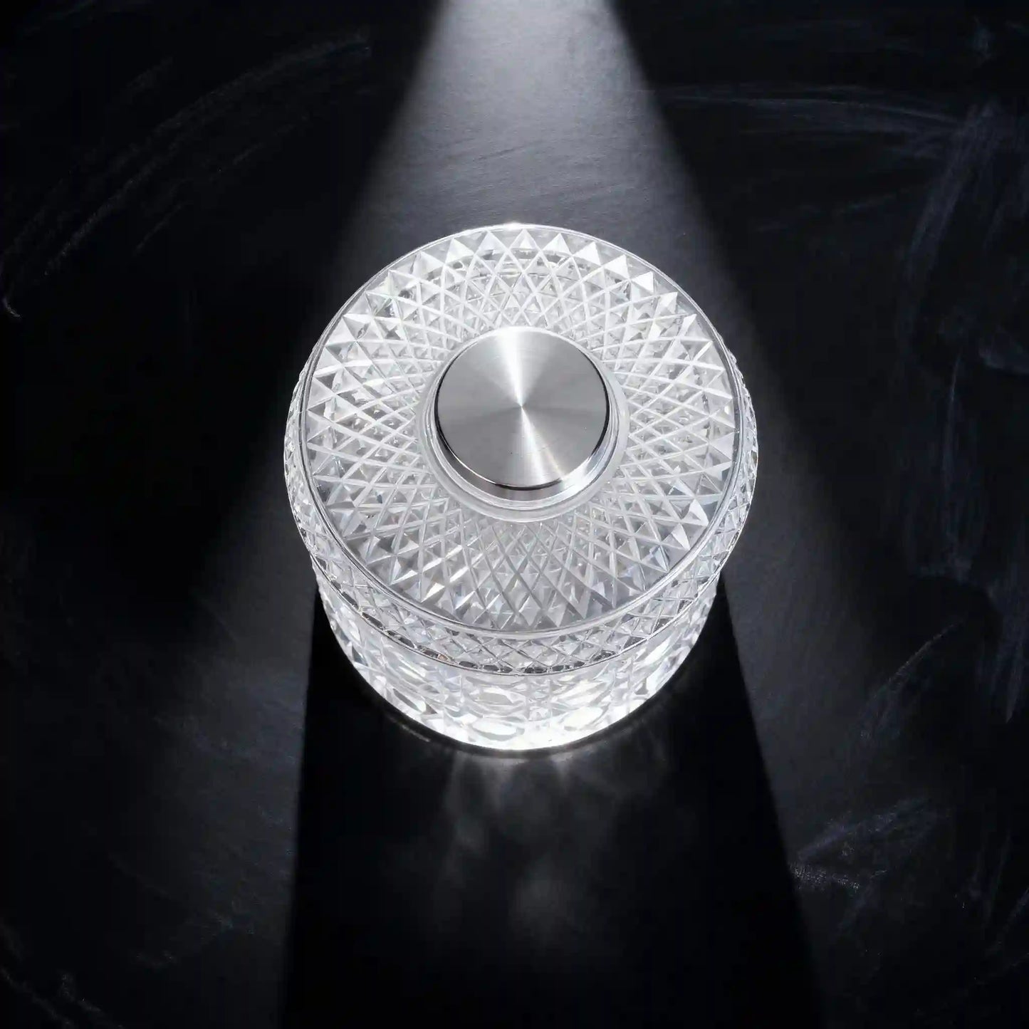 360° Spinning Crystal Whiskey Glass — Elevate Your Tasting Experience