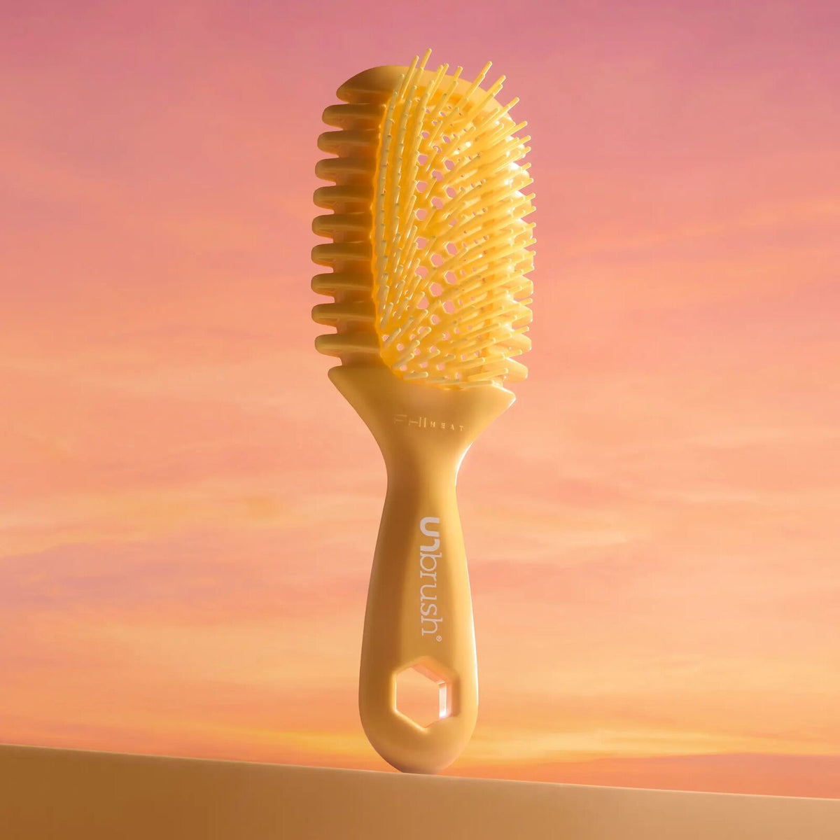 [BUY 1 GET 1 FREE] The Ultimate Pain-Free Detangling Hairbrush for Curls & Waves
