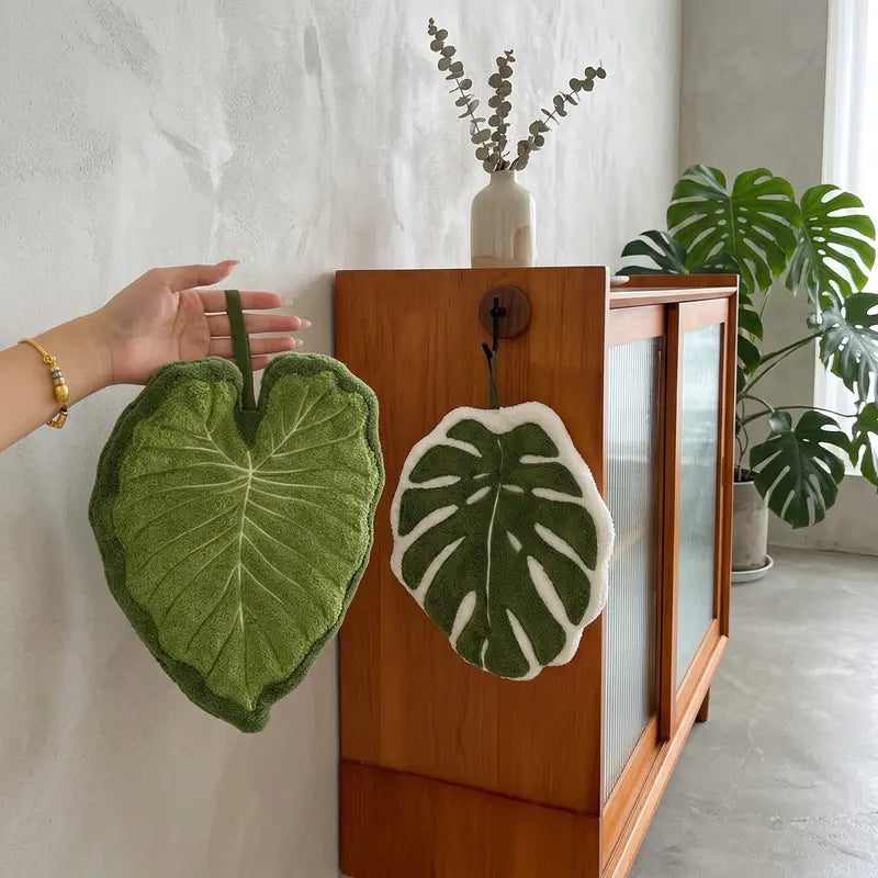 Two-Piece Leaf-Shaped Hanging Hand Towel Pack — detail view 4